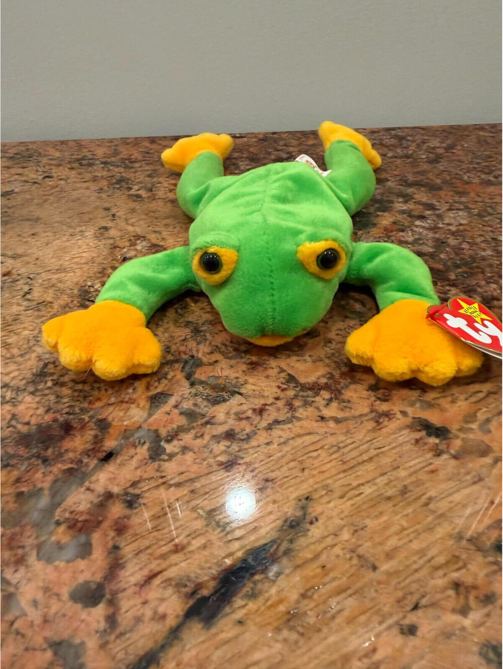 Ty Beanie Babie 1997 Green and Yellow Smoochy Frog
